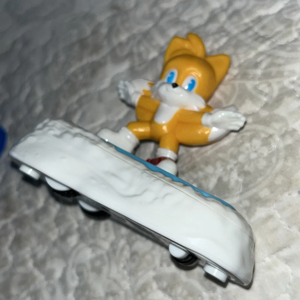 Disney Lote 19 FIGURAS PERSONAJES + ACCESORIOS Monstruos Sonic Frozen Coco Etc. Foto 4 de 4