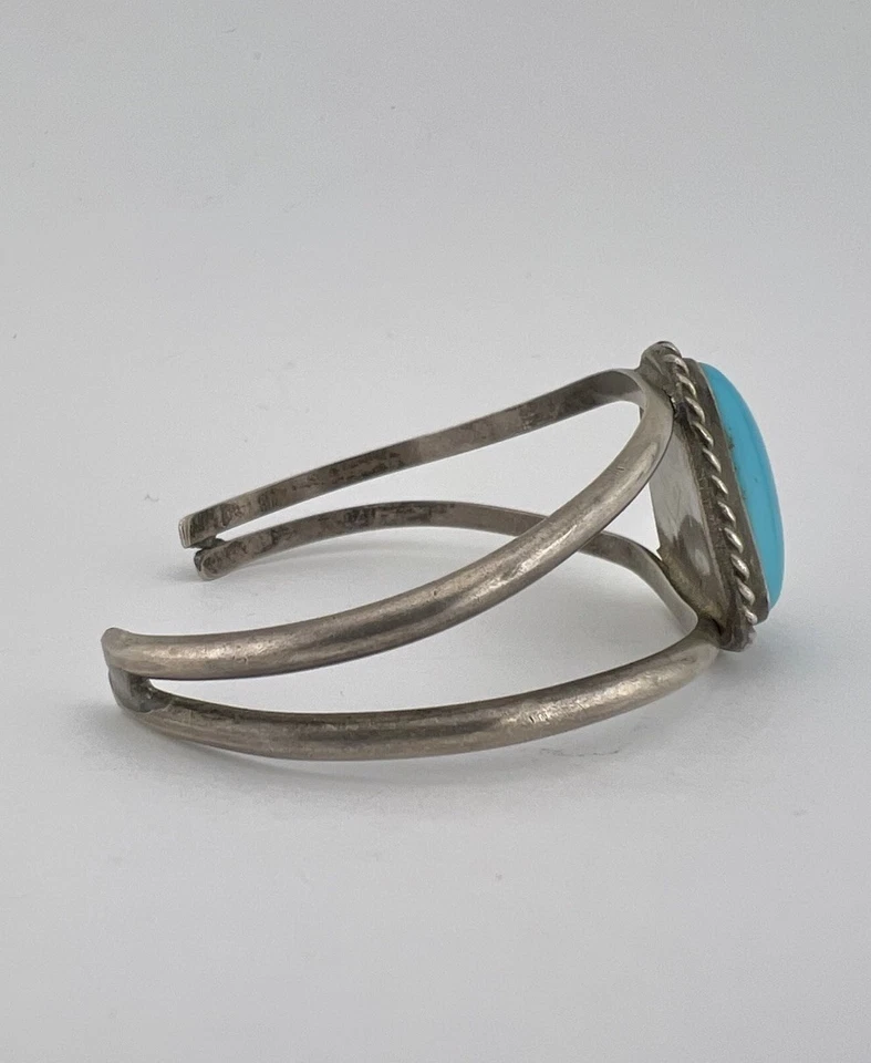 Vtg Navajo Sterling Silver Sleeping Beauty Turquoise Triangle Cuff Bracelet - Image 4 of 4