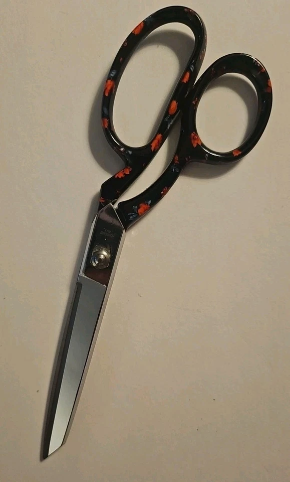 GINGHER *Emilia* Retired Designer Series 8" Dressmaker's Scissors  - Image 3 of 4