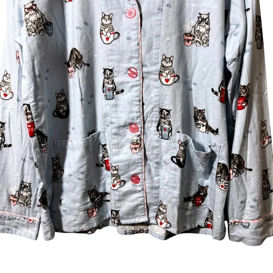 Pijama PJ Salvage estampa de gato top café e cochilos de gato botão azul frontal P - Imagem 3 de 4