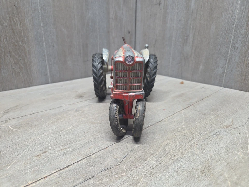 ¡Tractor vintage Hubley 1958 Ford 961 Powermaster escala 1/12 con enganche de 3 puntos!! Foto 2 de 4