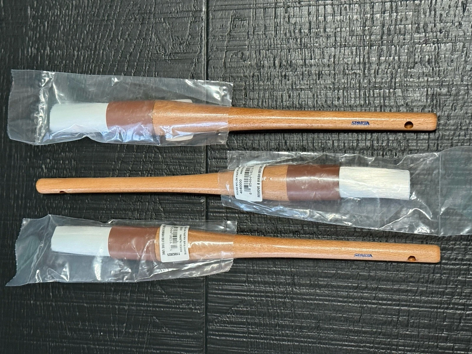 Set Of 3 - Carlisle 4040000 Sparta Chef Series 1"W Round Nylon Brush Wood Handle
Opens in a new wind