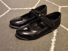 Girls Tap Shoes - size 11 - Danskin