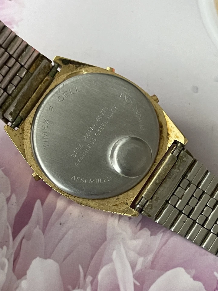 Reloj Digital Timex LCD Día Cronógrafo Años 70 Tono Dorado Hong Kong 707 Foto 3 de 4