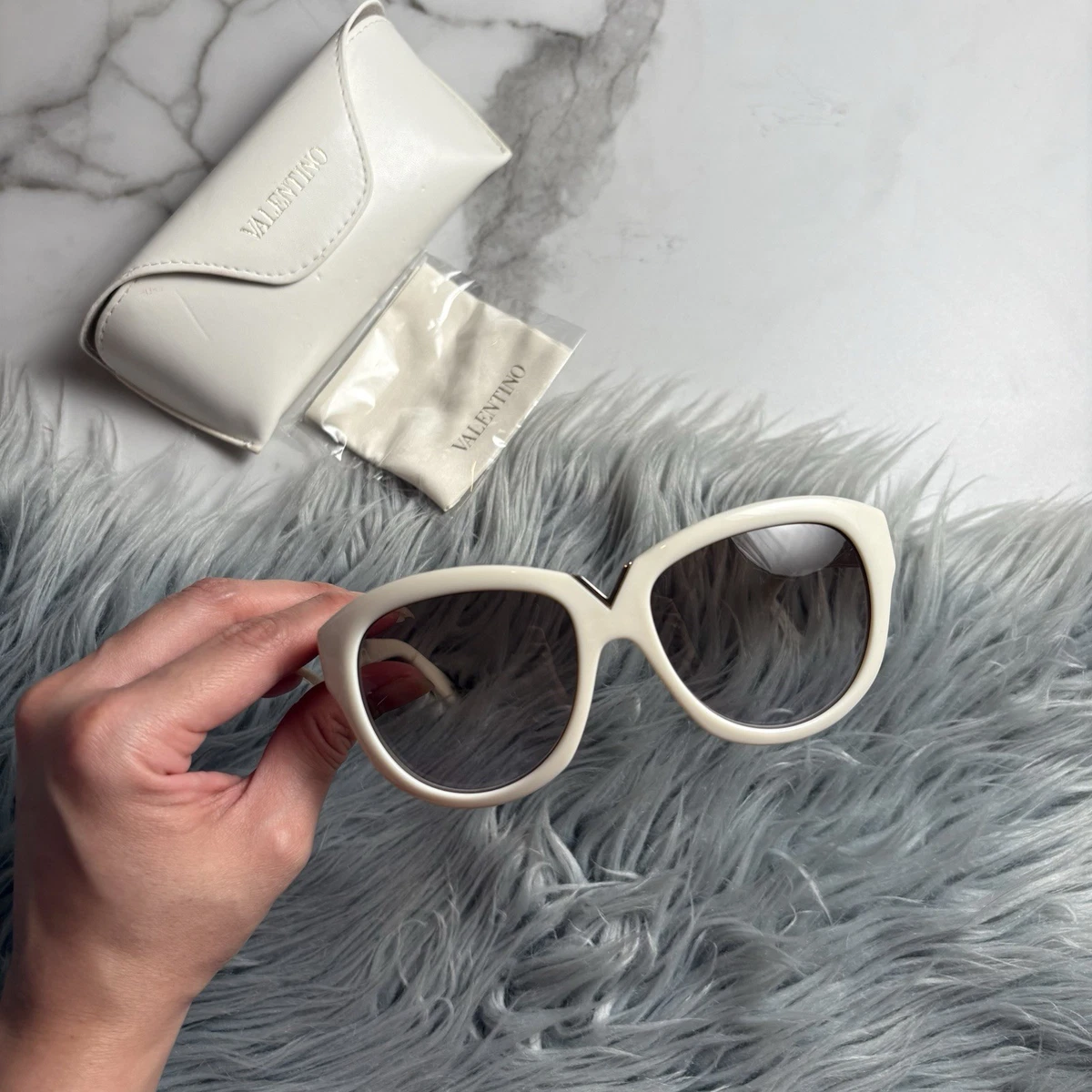 Valentino oversized Cat-Eye acetate sunglasses in ivory and  display picture 3