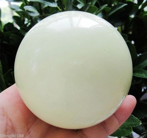 80-82mm blue Glow White Jade Stone Glow In The Dark Stone Ball 780g - Picture 3 of 4