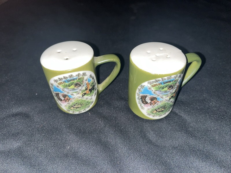 Vintage Salt & Pepper Shakers Great Smoky Mountains - Made in Japan