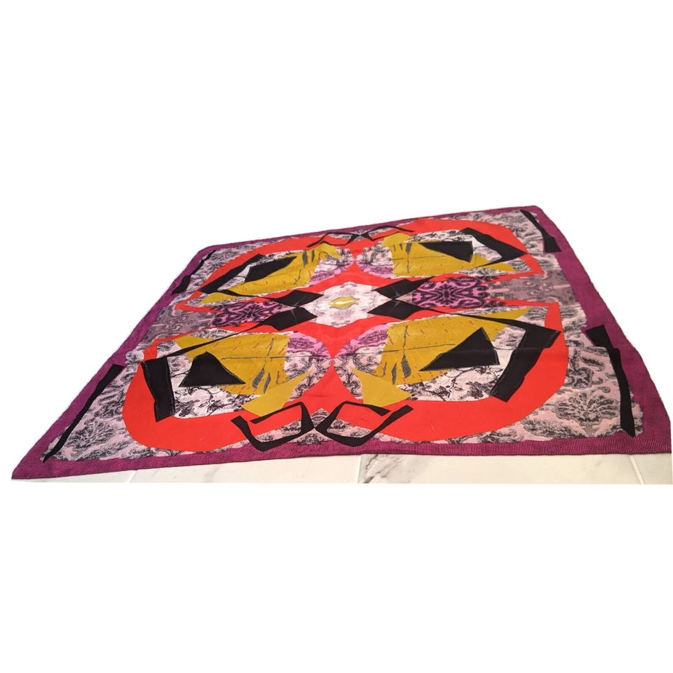 Christian LaCroix Sarga de Seda BUFANDA HIYAB Talla Grande 34" Dobladillo Enrollado a Mano Rosa Caliente Foto 3 de 4