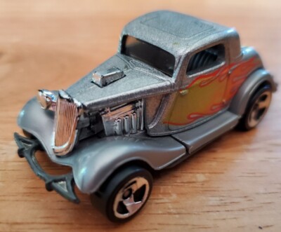 Hot Wheels 1979 Gray Silver Hot Rod Coupe Yellow Flames 1:64