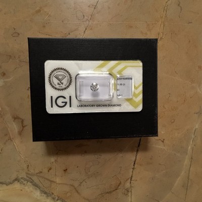 Labcrondiamant 1 Karat Brillant Cut D Color VS1 Clarity IGL Certificate