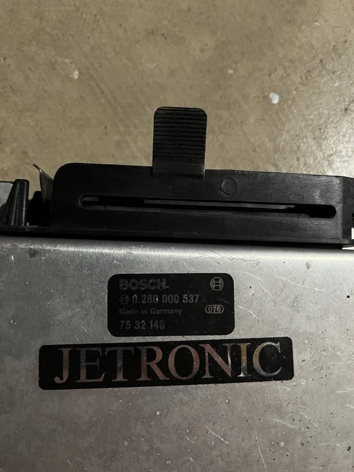 Computadora ECU 0280000537 SAAB 900 Turbo Bosch Jetronic Foto 2 de 2