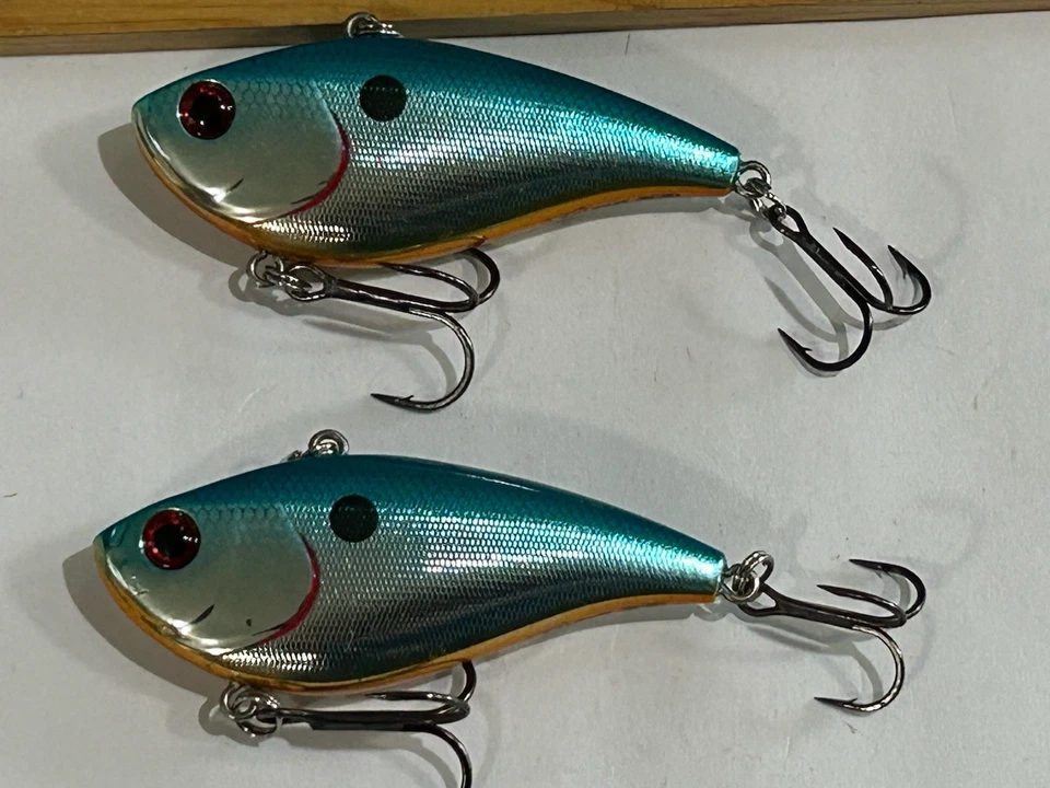 LOTE DE 2 Xcalibur XR50 Azul Cromo/OB CRANKBAITS SEÑUELOS DE PESCA APAREJOS CAJA ENCONTRAR Foto 2 de 4