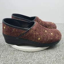 Dansko Pro Clogs Burgundy Gold Fabric Carpet Boho Size EU 40 US Size 9.5 - 10