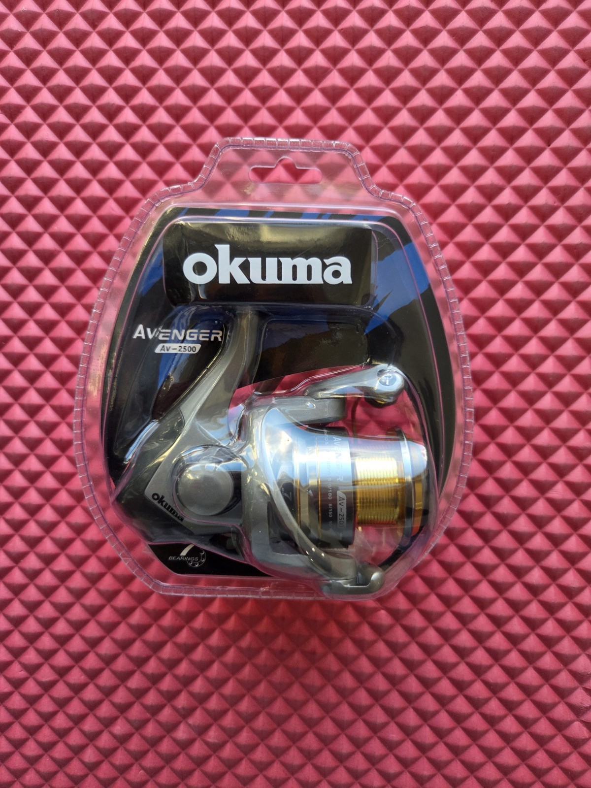 Okuma Avenger Spinning Reel - 5.0:1, 6BB+1RB - AV-2500