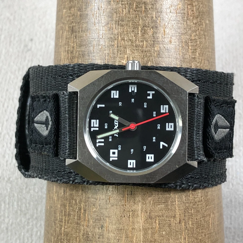 Nixon The Small Scout Women Black Nylon Bund Strap Quartz Analog 28mm Watch 7" - Image 2 of 4