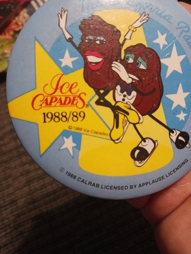 Vintage California Raisins On Ice 1988 Ice Capades Button - Picture 3 of 6