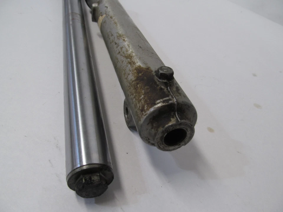 Par de horquillas delanteras Suzuki RM 80N 1979 30 MM Foto 4 de 4