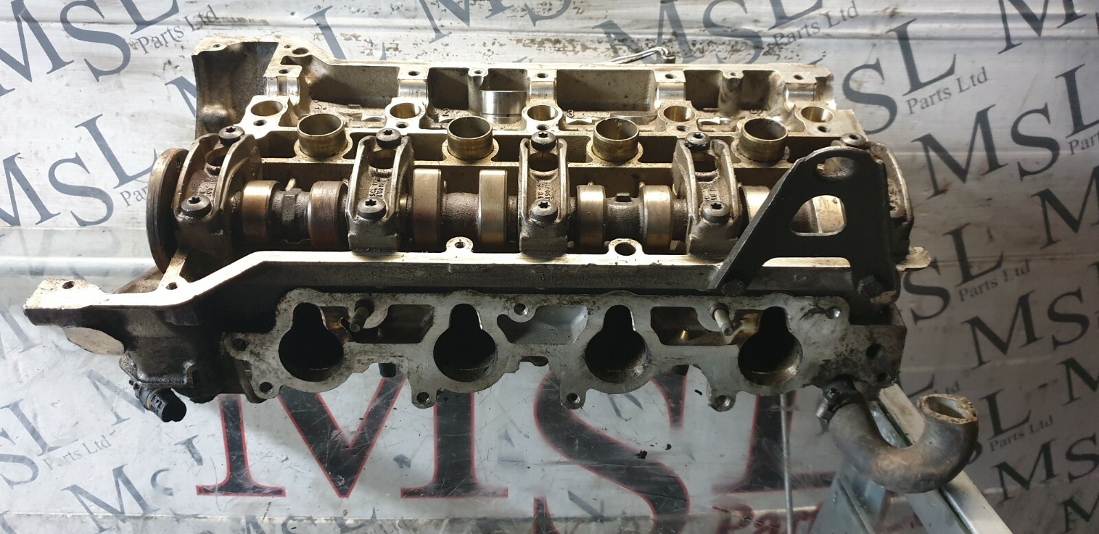 OM) MERCEDES W202 C CLASS CYLINDER HEAD W/MANIFOLD R1110161601 