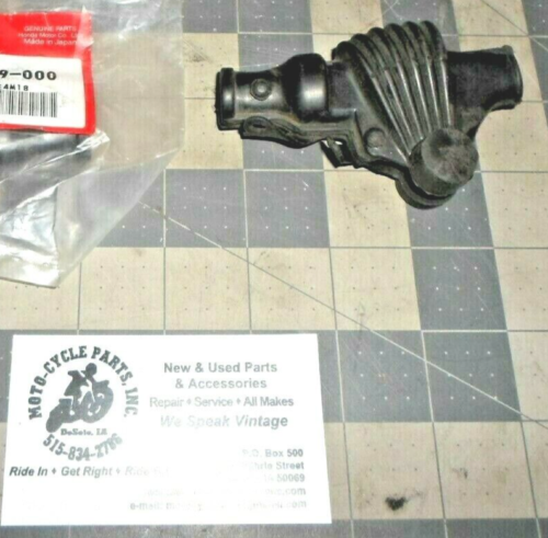 HONDA CR250M 53179-329-000 LEFT CONTROL LEVER COVER 1 QUANTITY OEM FREE SHIPPING - Picture 1 of 1