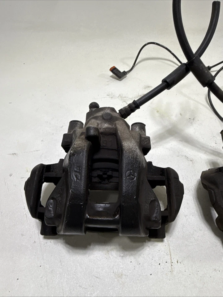 10-16 MERCEDES BENZ E550 E350 W212 PAR PINZA FRENO TRASERA IZQUIERDA Y DERECHA OEM Foto 2 de 4