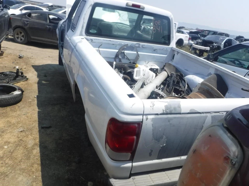 Módulo de control electrónico ECM del motor 2x2 compatible con 00-01 MAZDA B-3000 30025181 Foto 3 de 4