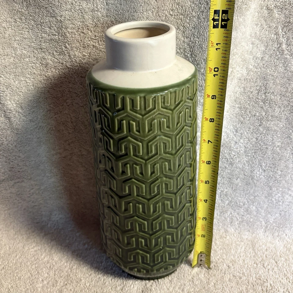 "Florero de cerámica de aguacate y blanco de 12"" diseño geométrico" Foto 2 de 4