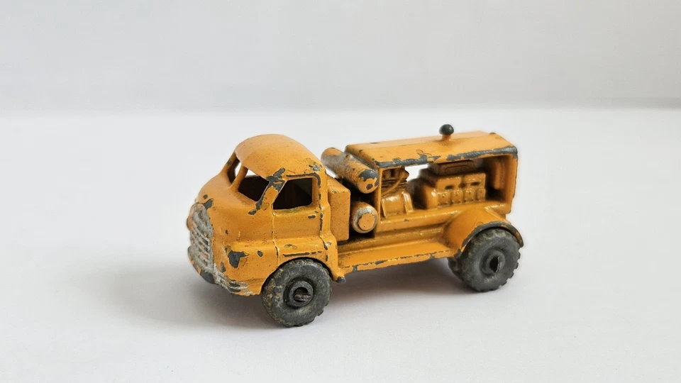 Caja de cerillas vintage Lesney No. Camión compresor Bedford 28 neumáticos grises de colección #28  Foto 3 de 4