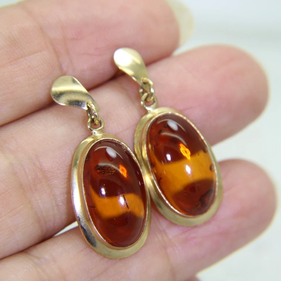 Brincos de ouro 9 quilates com gota de âmbar - Imagem 3 de 4