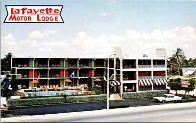 Postcard Chrome New Lafayette Motor Lodge Fort Lauderdale FL AC Heated Pool TV