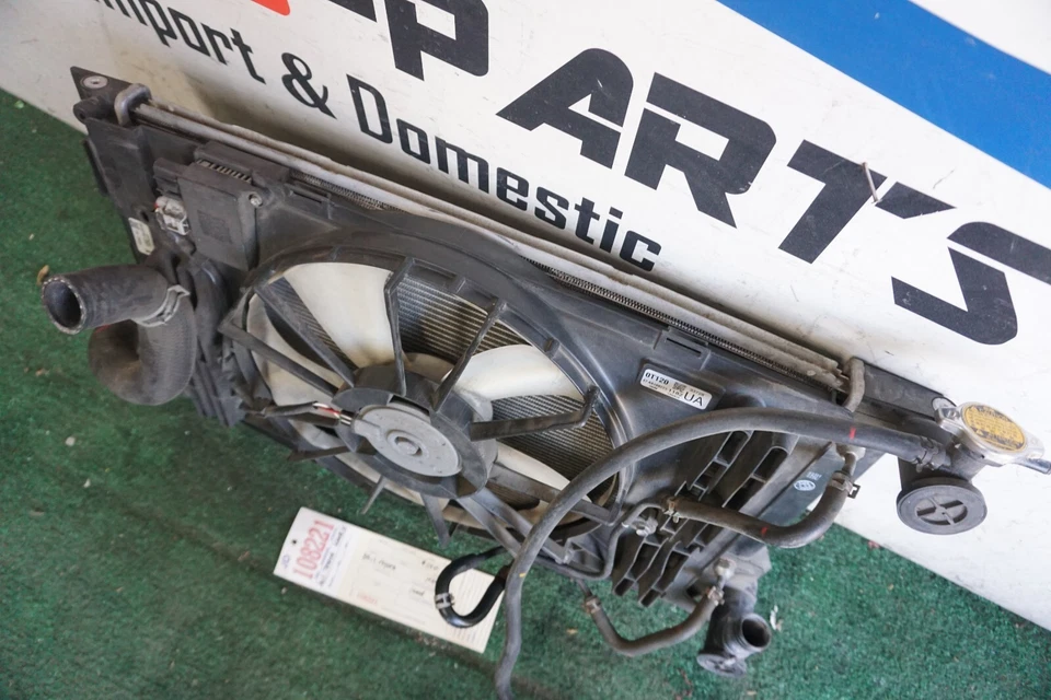 Toyota Matrix 2009-2013 radiador y ventilador OEM JD108221 Foto 4 de 4