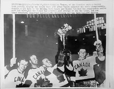 1959 BELLEVILLE MCFARLANDS TEAM CANADA WORLD CHAMPIONS HOCKEY PHOTO CAHA NHL OHA