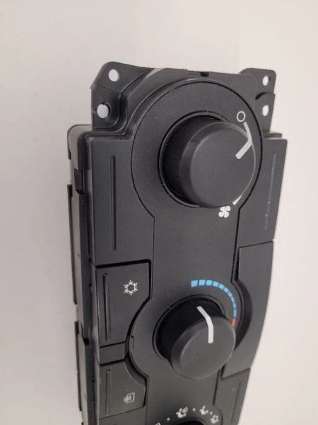 Chrysler 300 2005-2007 control de temperatura WO temperatura automática 55111870AJ Foto 3 de 4