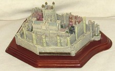 Castles of The World - The Tower Of London Miniature 'Forest Creek Gems'