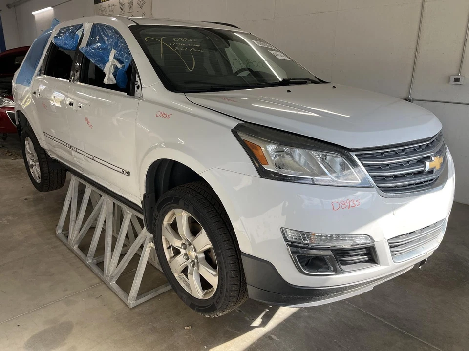 Used Front Left Seat Belt Front fits: 2017 Chevrolet Traverse bucket driver retr Foto 4 de 4