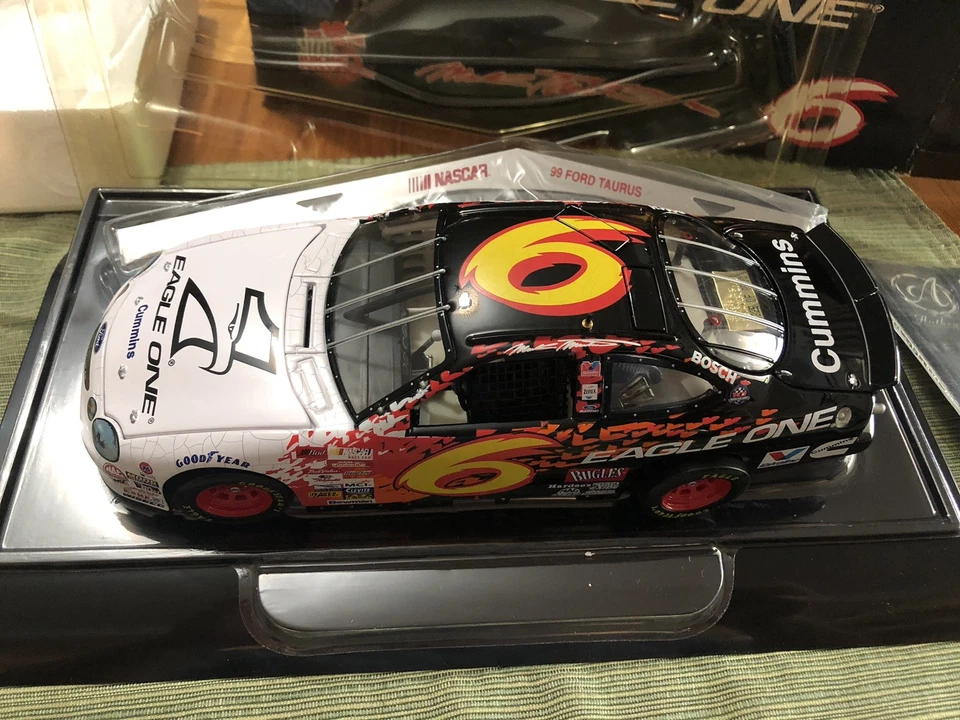 Nuevo Eagle One Cummins edición limitada 1 de 8.500 #6 Nascar Racing Champions Foto 2 de 4