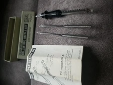 Vintage Columbia Minerva Deluxe Rug Needle Set, Original Box  #90