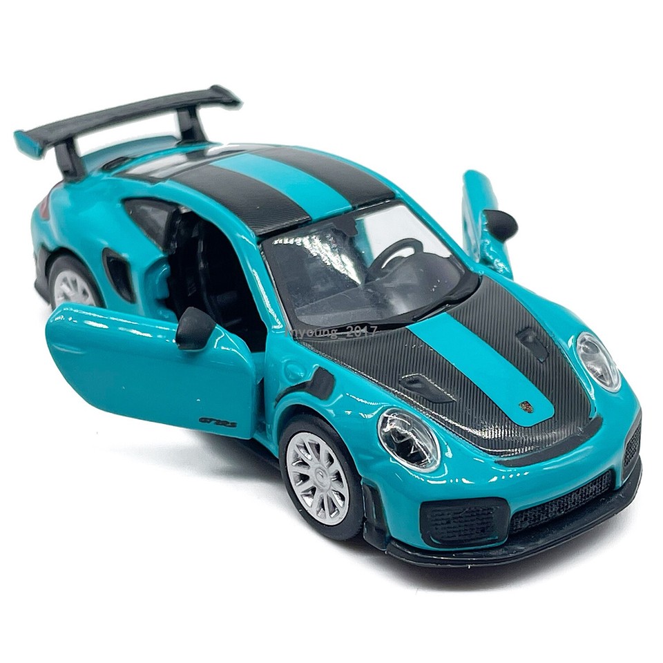 Toy Car With Opening Doorsnull