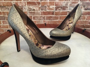 sam edelman platform pumps