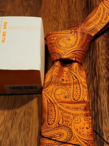 Cravatta in microfibra Dan Smith arancione Paisley nuova con etichette - Foto 1 di 4