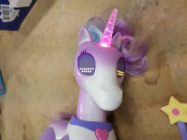 zoomer 6040309 enchanted unicorn toy