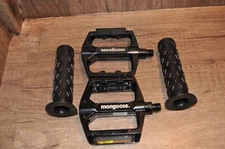 MONGOOSE 2021-23 SUPERGOOSE & REBEL Bike Pedals Fit a 1 piece crank 1/2" sized