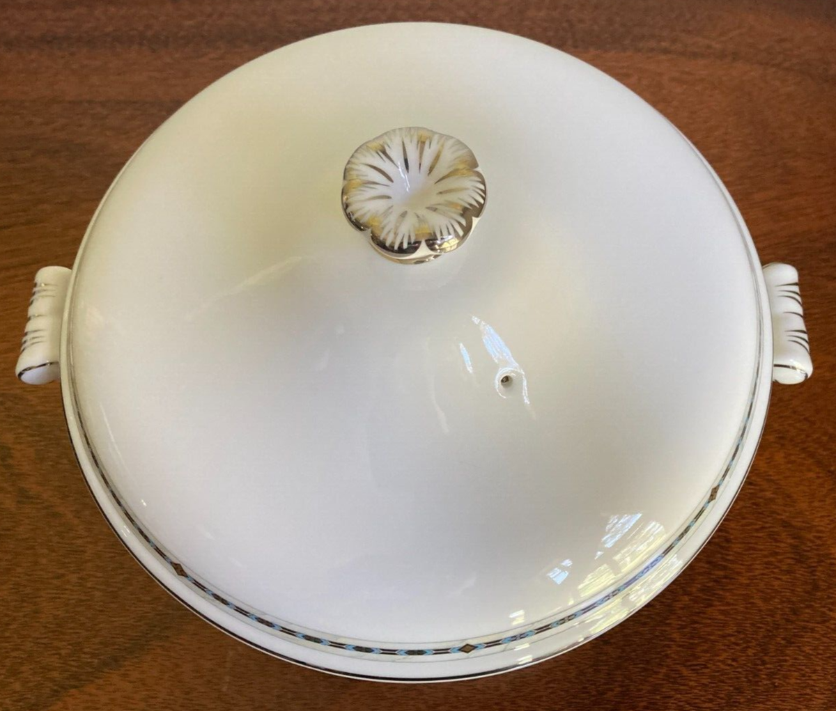 Wedgwood Millenium Guinevere Covered Vegetable Bowl - 8.25