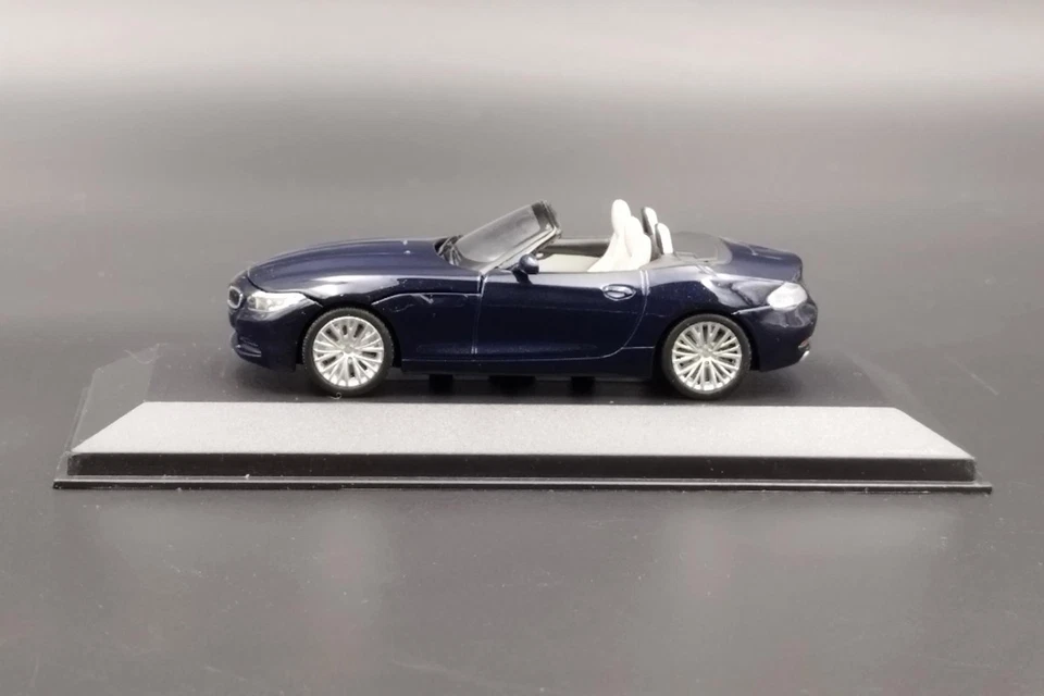 1:43 BMW Z4 E89 Blue Minichamps - Immagine 3 di 4