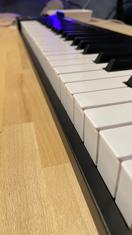 Alesis V49 MIDI-Keyboard 8 Pads OVP NEUWERTIG - Bild 4 von 4