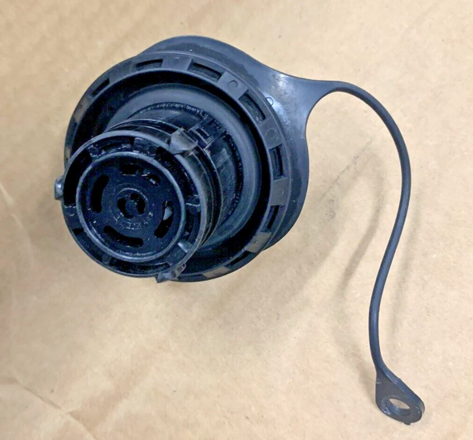 Fuel Tank Cap-Non-locking Fuel Filler Cap Gas Cap 98-2002 Lincoln Continental - Изображение 2 из 2