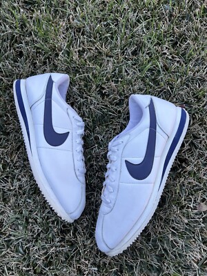 nike cortez on foot