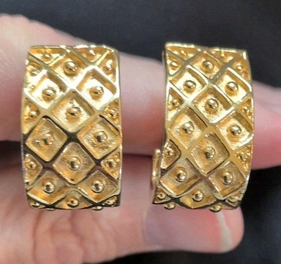 18kt GOLD PLATED SIGNED CINER  HALF HOOP BASKET WEAVE CLIP ON EARRINGS PRE-LOVED