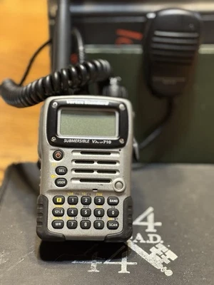 Vertex Standard VXA-710 Tauch-Flugfunkgerät mit MH-44 Mikrofon ungetestet - Bild 1 von 4