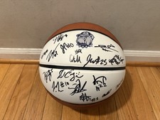 2025-2026 GEORGETOWN GU HOYAS TEAM SIGNED LOGO WHITE PANEL BASKETBALL PROOF COA