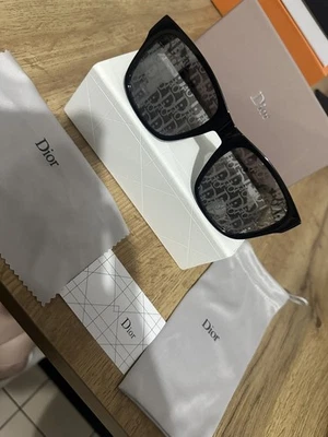 Lunettes Dior noir monogramme avec coffret complet ✨ - Photo 1/4